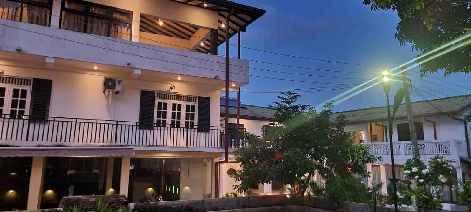 The Empyrean Airport Transit Hotel Katunayake Exterior photo