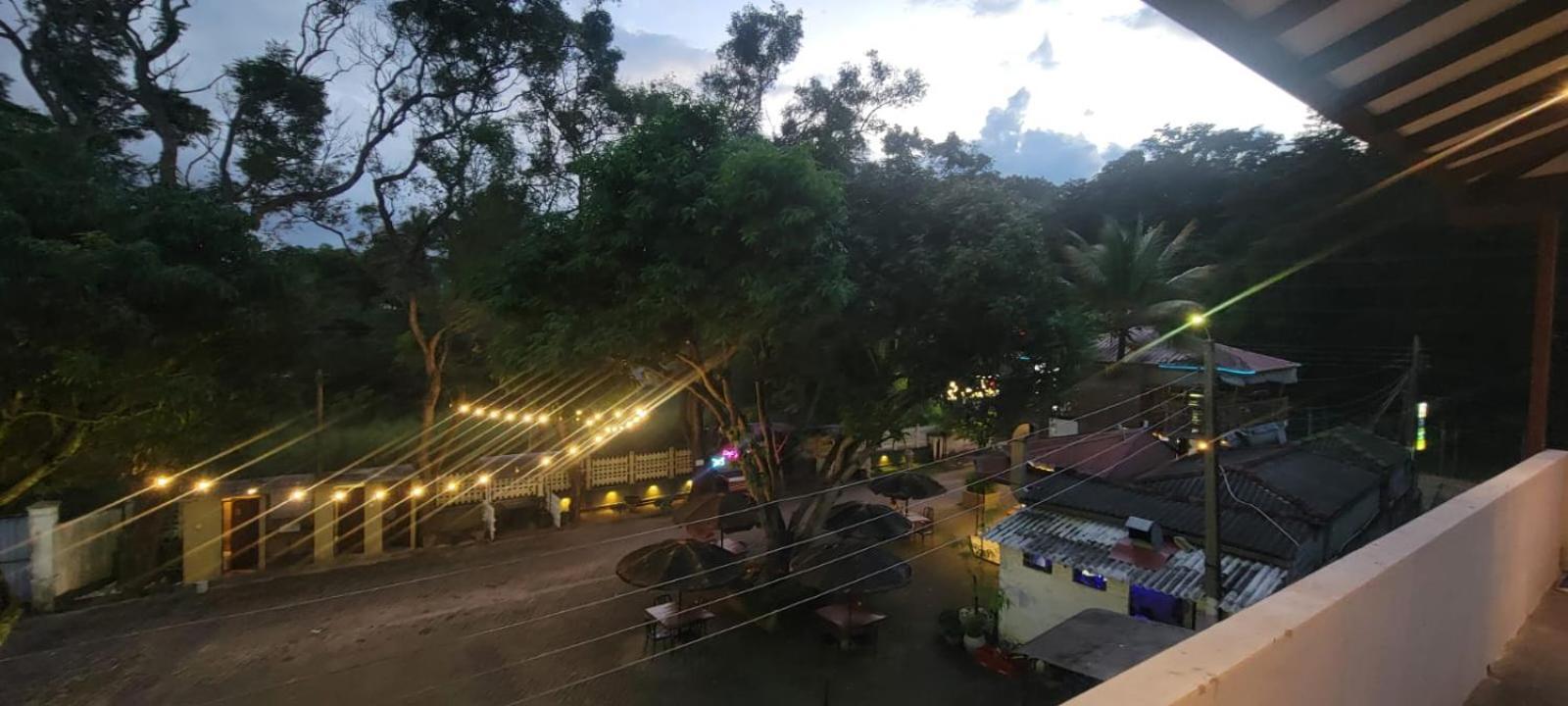The Empyrean Airport Transit Hotel Katunayake Exterior photo