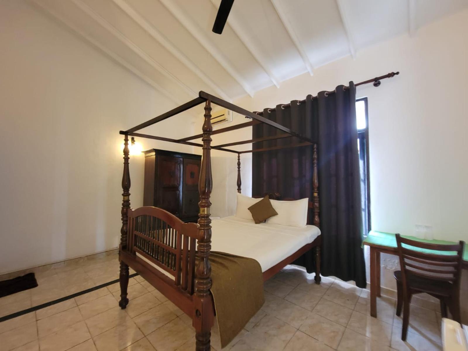 The Empyrean Airport Transit Hotel Katunayake Exterior photo